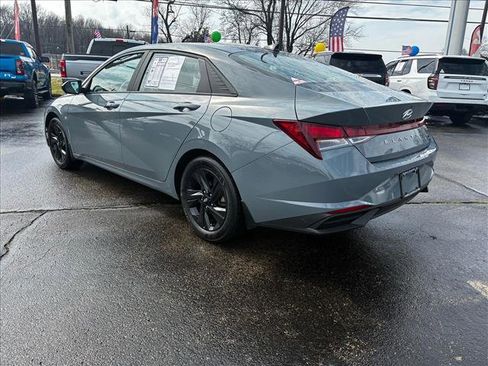 Used 2023 Hyundai Elantra SEL image 6