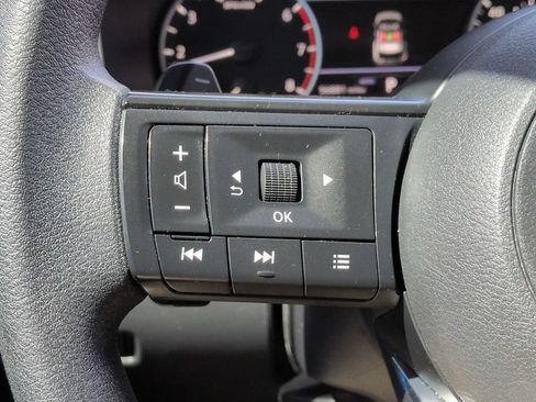Used 2023 Nissan Rogue S AWD/4WD image 12