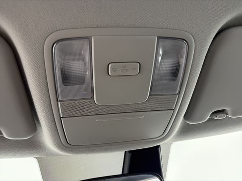 Used 2025 Kia Soul LX w/ LX Technology Package FWD image 33