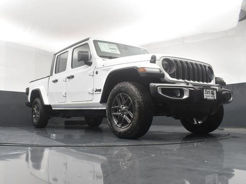 New 2025 Jeep Gladiator Sport image 22