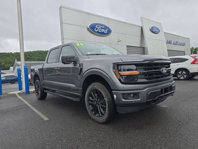 New 2025 Ford F150 XLT w/ Equipment Group 302A MID