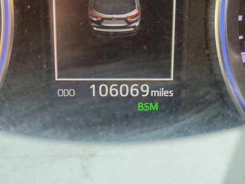 Used 2017 Toyota Highlander XLE image 23