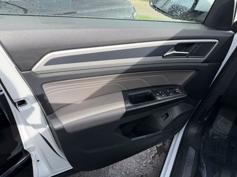 Used 2021 Volkswagen Atlas Cross Sport SE w/ Panoramic Sunroof Package AWD/4WD image 9