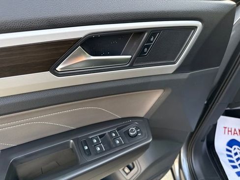 Used 2023 Volkswagen Atlas SE w/ Panoramic Sunroof Package image 12