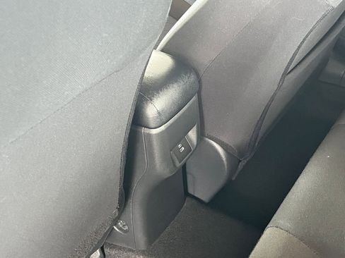 Used 2025 Nissan Versa SV FWD image 23