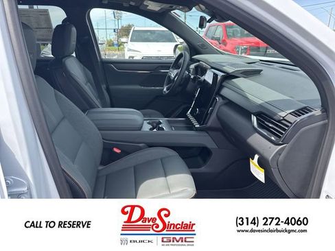 New 2026 GMC Acadia AT4 w/ Luxury Package AWD/4WD image 26