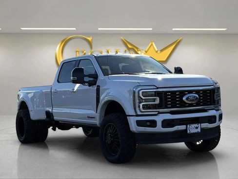 Used 2026 Ford F450 Platinum w/ FX4 Off-Road Package image 5