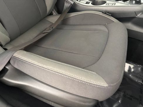 Used 2025 Subaru Crosstrek 2.5i Premium AWD/4WD image 31