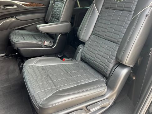 Certified 2024 Cadillac Escalade ESV Premium Luxury Platinum AWD/4WD image 20