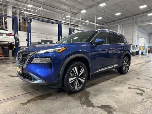 Used 2023 Nissan Rogue SL w/ SL Premium Package image 3