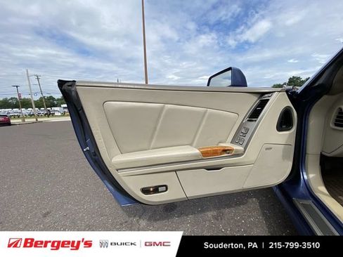 Used 2005 Cadillac XLR RWD image 25