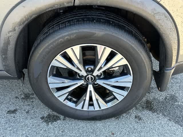 Used 2023 Nissan Rogue SV AWD/4WD image 5