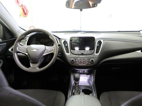 Used 2024 Chevrolet Malibu LT FWD image 2