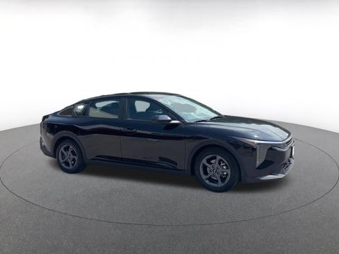 Used 2025 Kia K4 FWD image 2