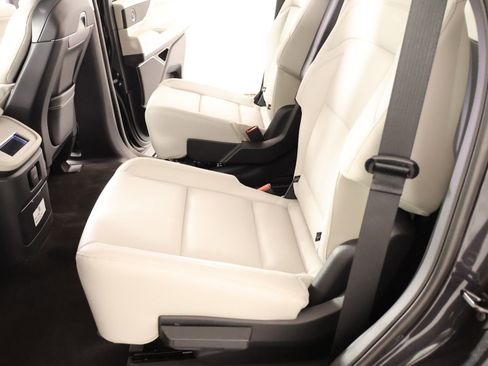 New 2026 Lincoln Navigator Premiere AWD/4WD image 13