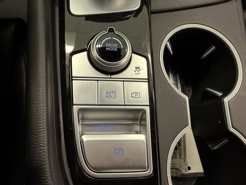 Used 2022 Genesis G70 2.0T image 26