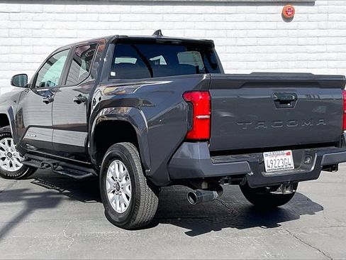 Used 2025 Toyota Tacoma SR5 image 10