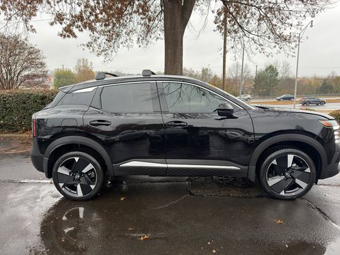 New 2026 Nissan Kicks SR w/ Cold Weather Package image 8