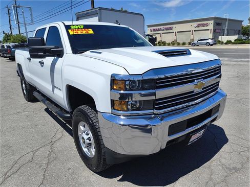 Used 2017 Chevrolet Silverado 2500 W/T image 2