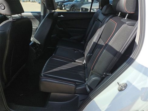 Used 2024 Volkswagen Tiguan SE image 26