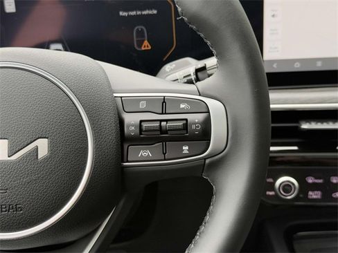 Used 2025 Kia K5 EX image 9