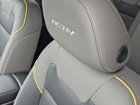 New 2026 Chevrolet Trax ACTIV w/ Sunroof Package FWD image 25