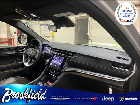 New 2025 Jeep Grand Cherokee L Laredo image 33