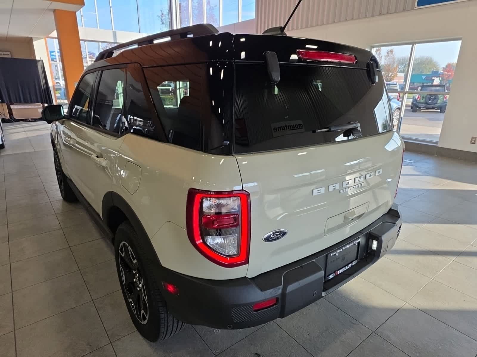 Used 2025 Ford Bronco Sport Outer Banks w/ Outer Banks Tech Package+ AWD/4WD image 11