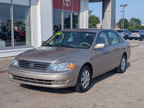 Used 2004 Toyota Avalon XL w/ Option Pkg 1 FWD image 3