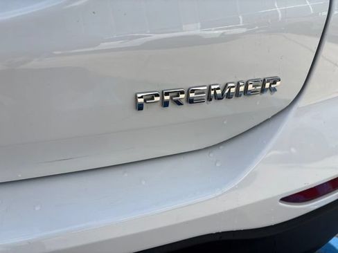 Used 2022 Chevrolet Equinox Premier FWD image 7