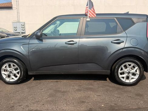 Used 2024 Kia Soul LX w/ Option Group 015 FWD image 10