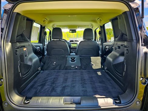Certified 2022 Jeep Renegade Limited AWD/4WD image 36