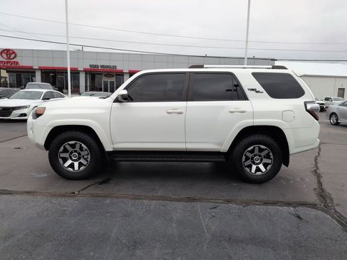 Used 2018 Toyota 4Runner TRD Off-Road w/ Wilderness Package image 2