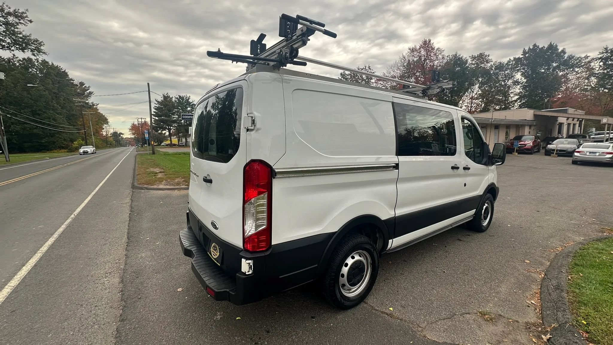 Used 2019 Ford Transit 250 130 Low Roof RWD image 5