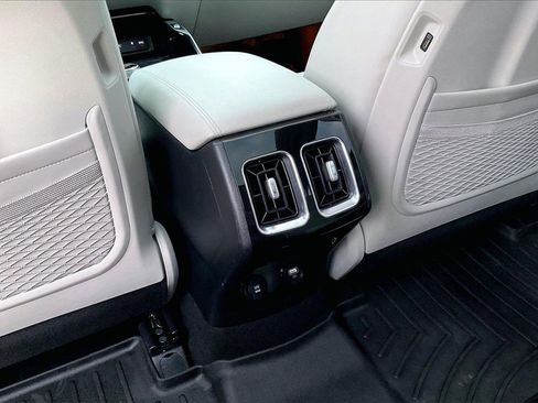 Certified 2022 Kia Sorento SX Prestige w/ Panoramic Sunroof Package image 35