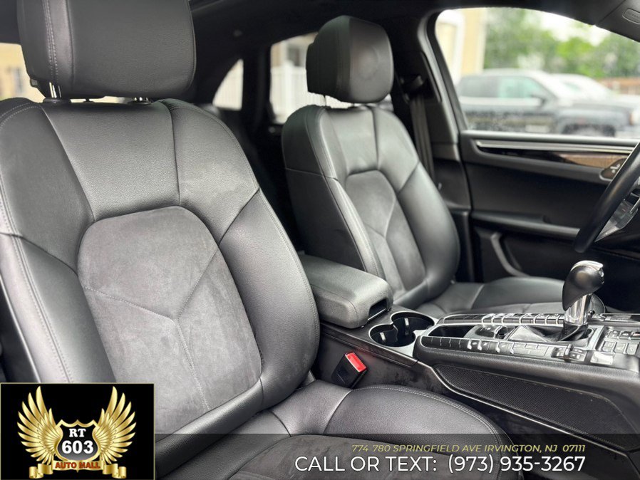 Used 2021 Porsche Macan AWD/4WD image 17