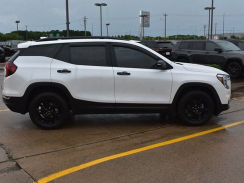 Used 2022 GMC Terrain AT4 w/ Infotainment Package II AWD/4WD image 4
