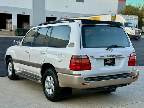 Used 2000 Toyota Land Cruiser w/ Convenience Pkg AWD/4WD image 17