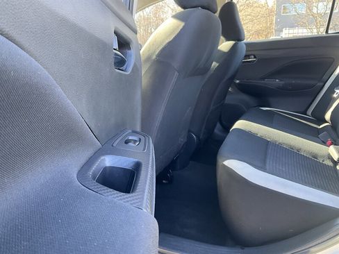 Used 2021 Nissan Versa SV image 14