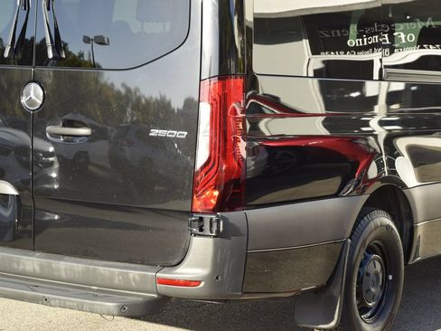 Used 2024 Mercedes-Benz Sprinter 2500 image 7