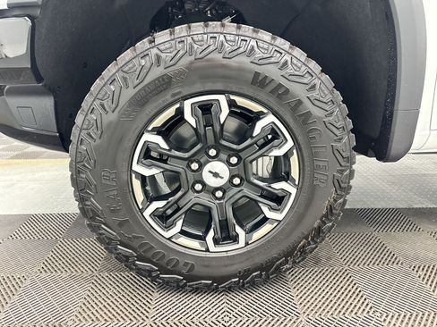 New 2026 Chevrolet Silverado 1500 ZR2 w/ LPO, Dark Essentials Package AWD/4WD image 12