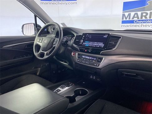 Used 2025 Honda Ridgeline Sport image 25