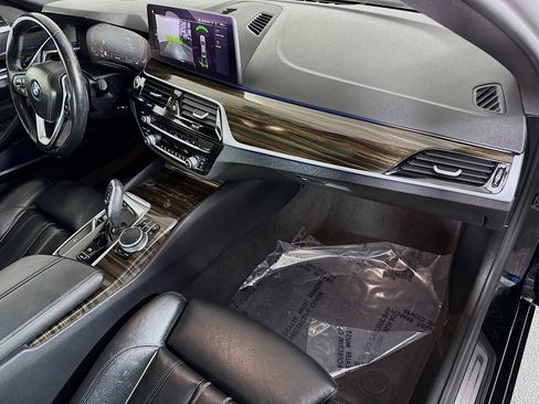 Used 2021 BMW 540i w/ Premium Package image 30