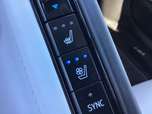 Used 2024 Chevrolet Corvette E-Ray w/ ZER Performance Package image 5