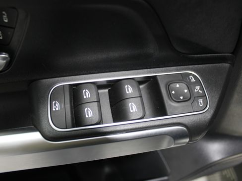 Used 2024 Mercedes-Benz GLB 250 image 6