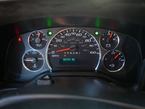 Used 2017 Chevrolet Express 2500 RWD image 33
