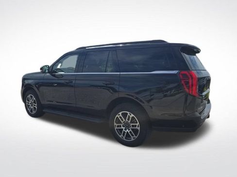 Used 2025 Ford Expedition Active AWD/4WD image 5