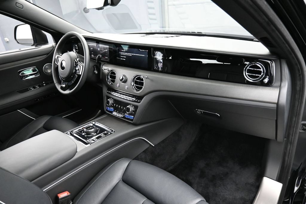 Used 2026 Rolls-Royce Ghost AWD/4WD image 33