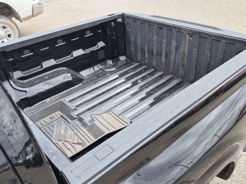 Used 2023 Chevrolet Colorado W/T image 7