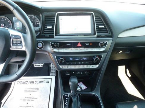Used 2019 Hyundai Sonata Limited FWD image 20